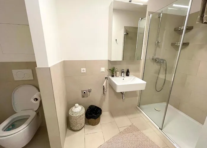 Urban Oasis: Stylische Appartamento